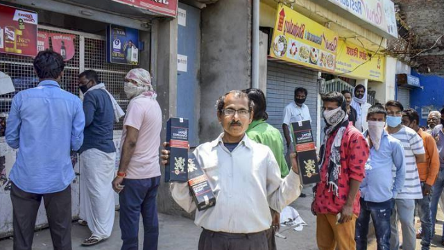 Because of this, CCTV cameras will now be installed at all beer and liquor shops in Lucknow, good news for liquor consumers